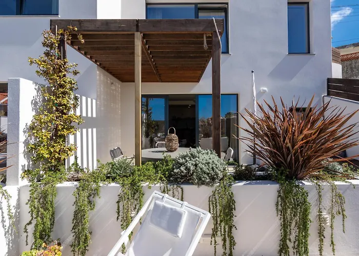 Casa Da Ursa Colares